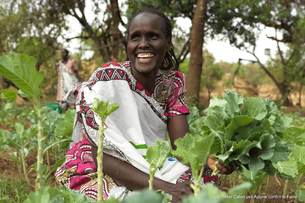 Donne-Kenya-pozzo-per-orto